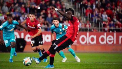 El Mallorca no logra pasar del empate ante el Osasuna (2-2)