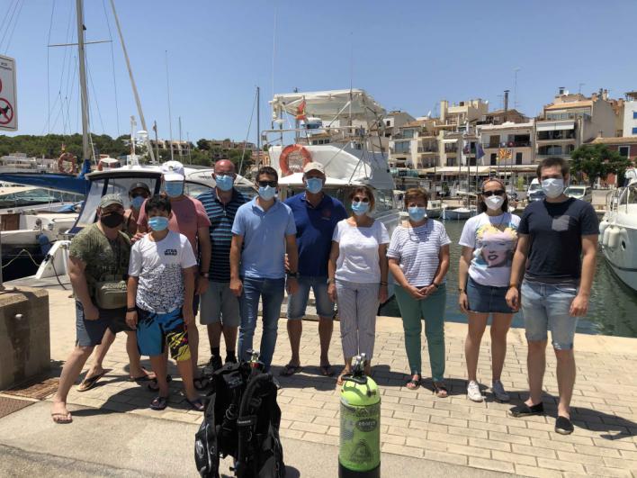 Colchones, neumáticos y plásticos: retiran 300 kilos de residuos del fondo marino de Portopetro
