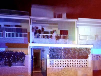 Un menor hospitalizado tras un incendio en su vivienda en Ibiza