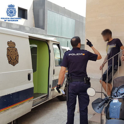 Detenido un joven por robar en cinco taxis en la Playa de Palma