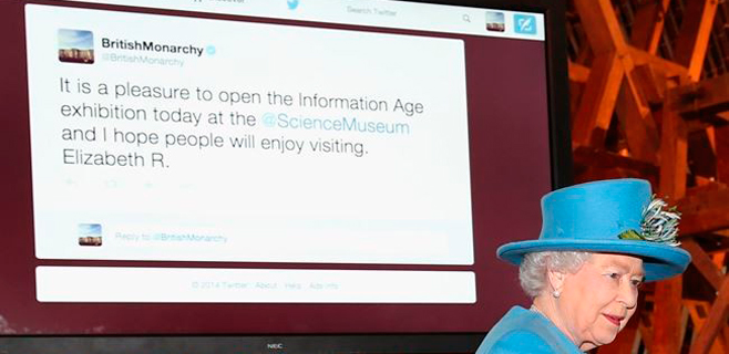 La reina Isabel II es insultada tras su estreno en Twitter