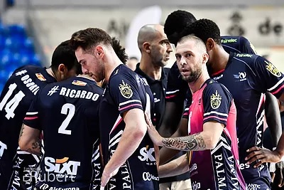 Dura derrota del Urbia Voley Palma contra el Unicaja Almería